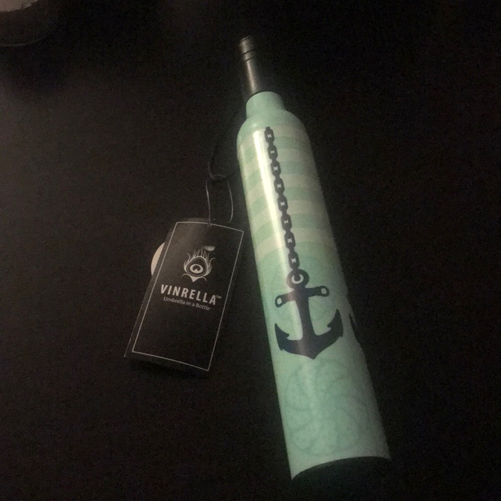 Nautical Umbrella in a Bottle! Super cute!